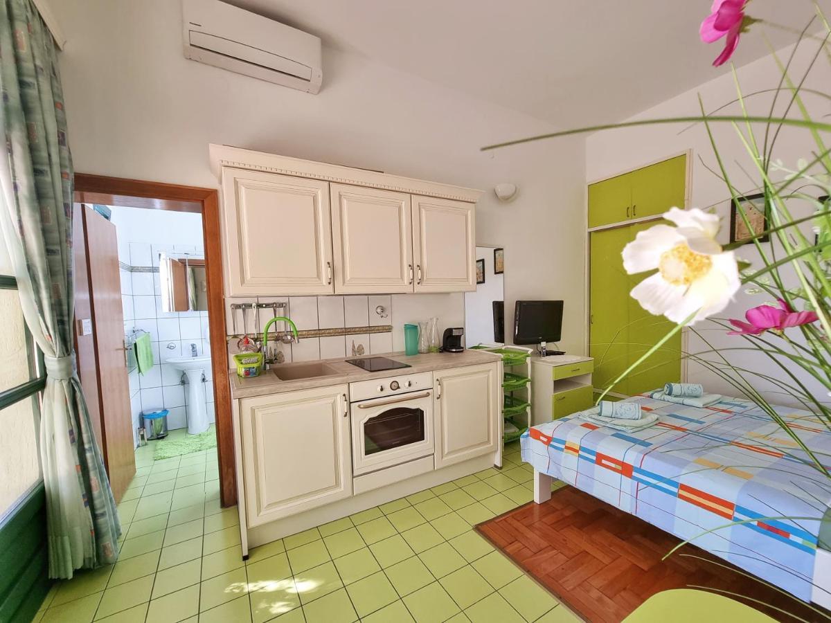 Apartments Kim ノヴァリャ エクステリア 写真